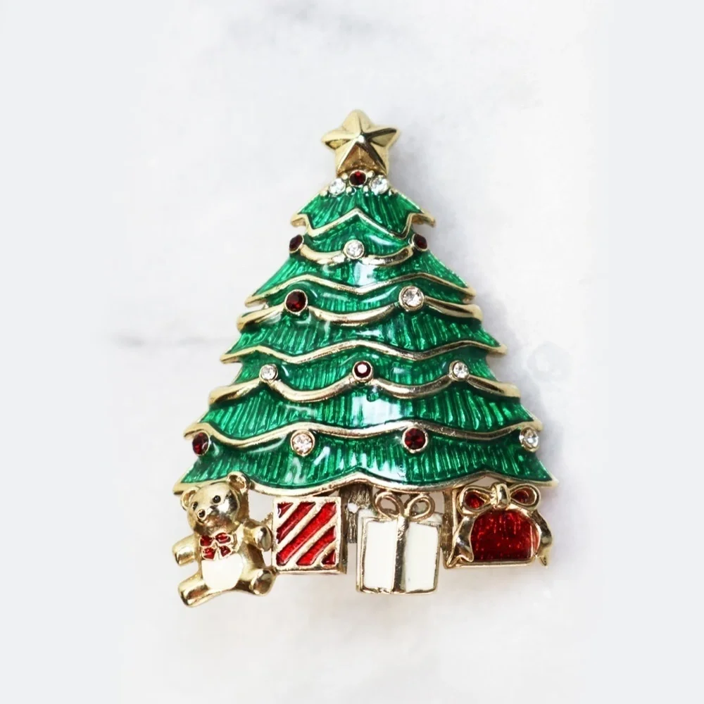 🎁🎄Monet Christmas Tree Brooch & Earrings 🎁🎄
